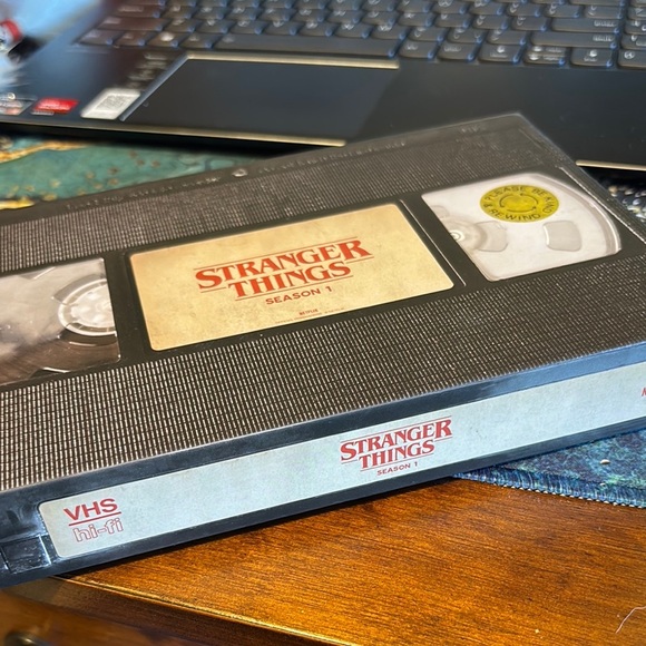 Netflix Stranger Things VHS Box Set - Black and Red - Picture 2 of 4